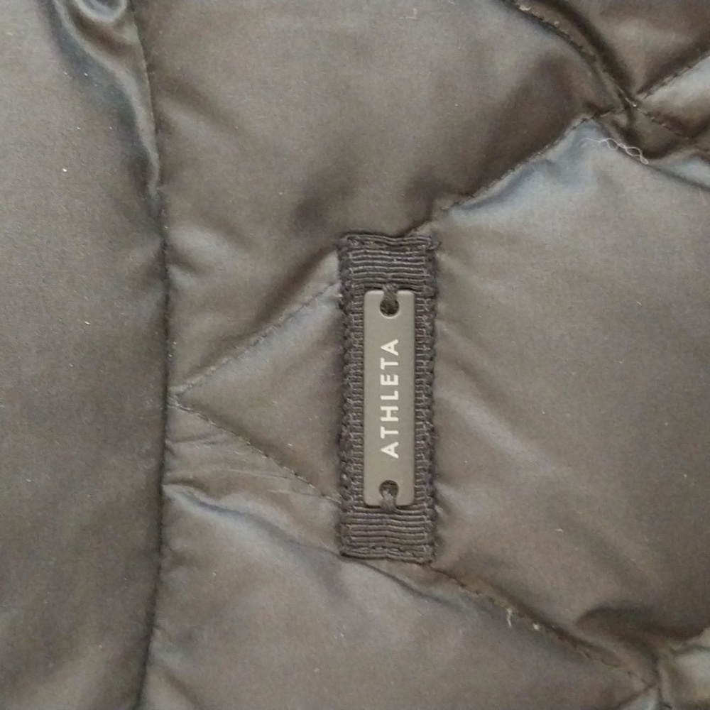 Athleta Women's Diamond Quilted Puffer Vest Goose Down Filled Size Large Black - Picture 7 of 12